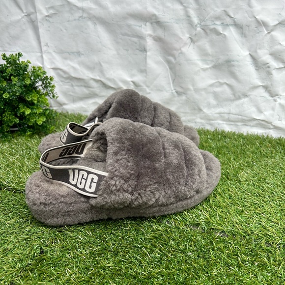 UGG🍂🍁Fluff Yeah grey slippers women Size 6 gently used - Picture 8 of 14
